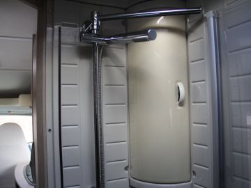 Bürstner BUT569 Nexxo T569 | Vast Bed | Kleine Camper| Elektrische Trap| Douche|